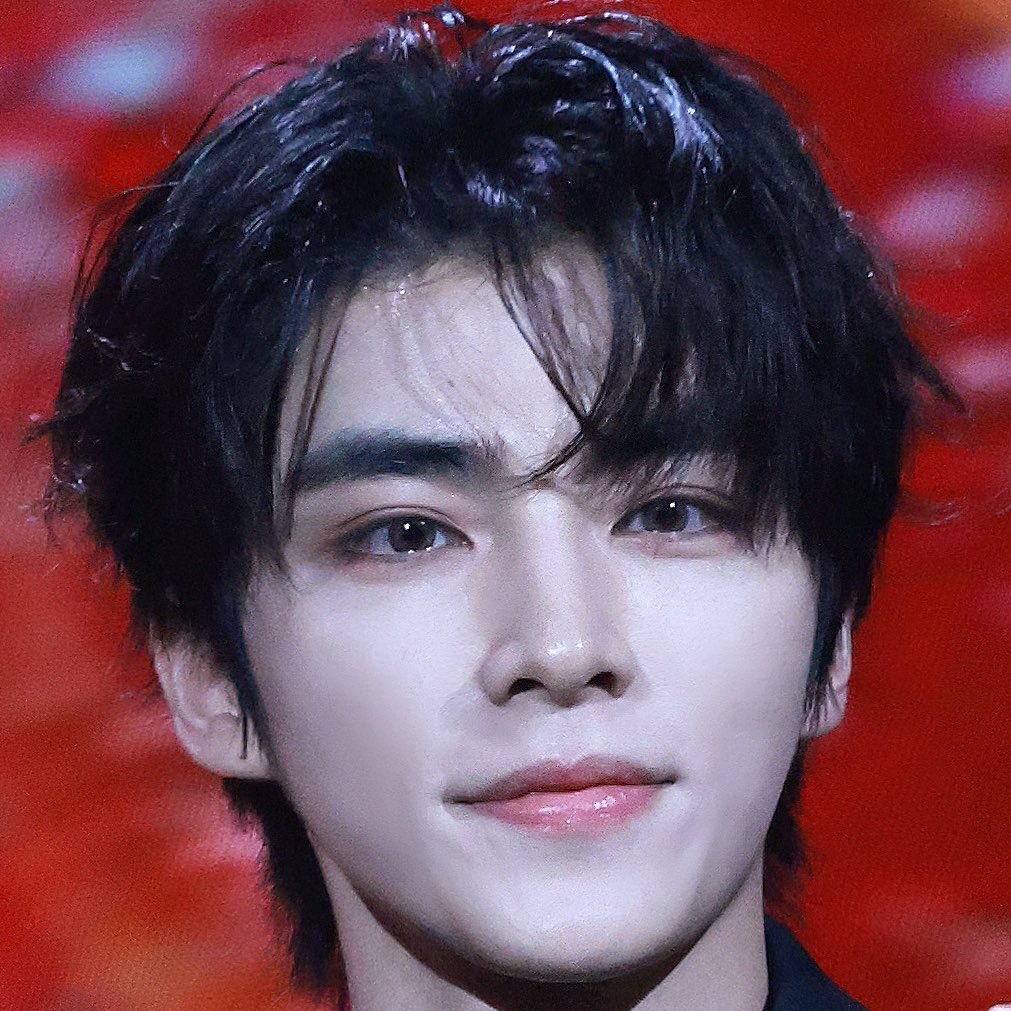 xiaojunhoney's tweet photo. THEEE XIAOJUN FACE https://t.co/mnixnj5JFh