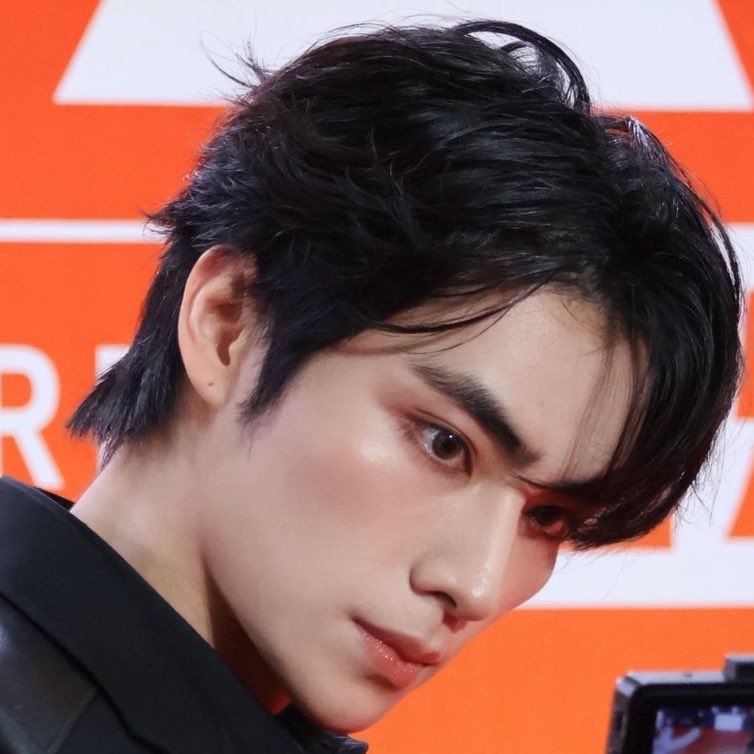 xiaojunhoney's tweet photo. THEEE XIAOJUN FACE https://t.co/mnixnj5JFh