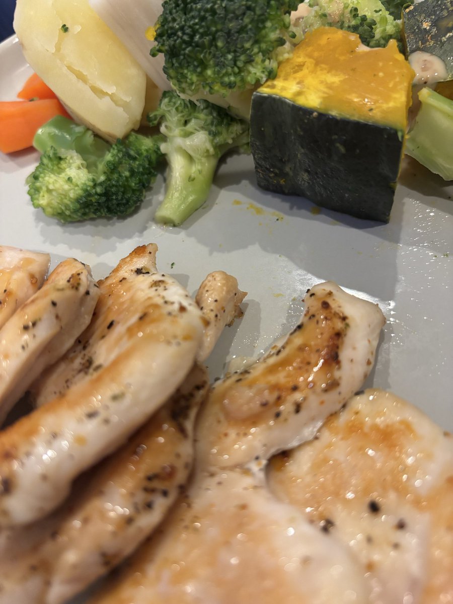 sakura_saer's tweet photo. ダイエットご飯(*´︶`*)
デザートはよもぎ饅頭、和菓子は０キロカロリー✨️ https://t.co/8nykXHGHmy