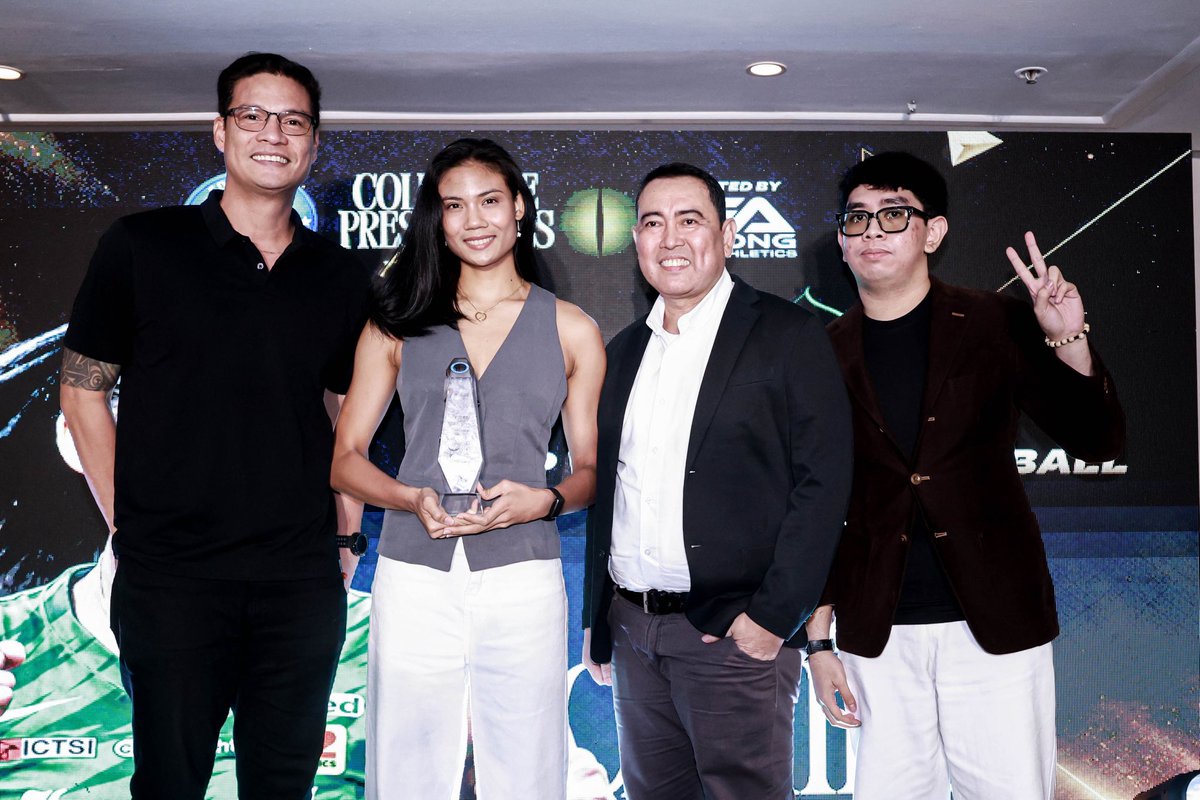 johnmarkdg_'s tweet photo. Honored to present Angel Canino her second CPC UAAP Women’s Volleyball Player of the Year award with RDJ and coach Rodel! 🏹🏆

📸 @cpc_ph

#CPCAwards2026 https://t.co/Mpu7xv3f72