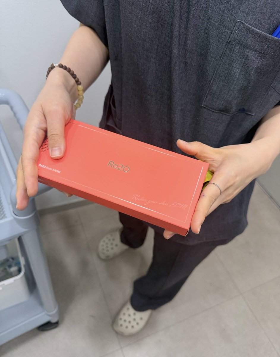 yuyudayo0924's tweet photo. 周り皆「セイェのリトゥオが異次元にいい」って言うから行ってきたんだけど全然
痛くないし直後から艶すごくてびびってる。リジュランとかなんだったん？てなってる1回で内側からの発光感がすごい。スキンブースター系でここまで1発で効果感じたの初めてで怖いしかも持続期間も長い
の、神か https://t.co/wLH6Xhbmi2