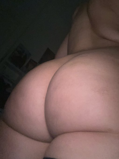 cuteesophiaa's tweet photo. its my birthday today ;)) im saving up money for my setup and if u could buy or donate it would be like a birthday present for me ;)) DMs open if u can buy or donate!~ ;)) #nsfw #nsfwtwt https://t.co/b5GLJ1vkxj