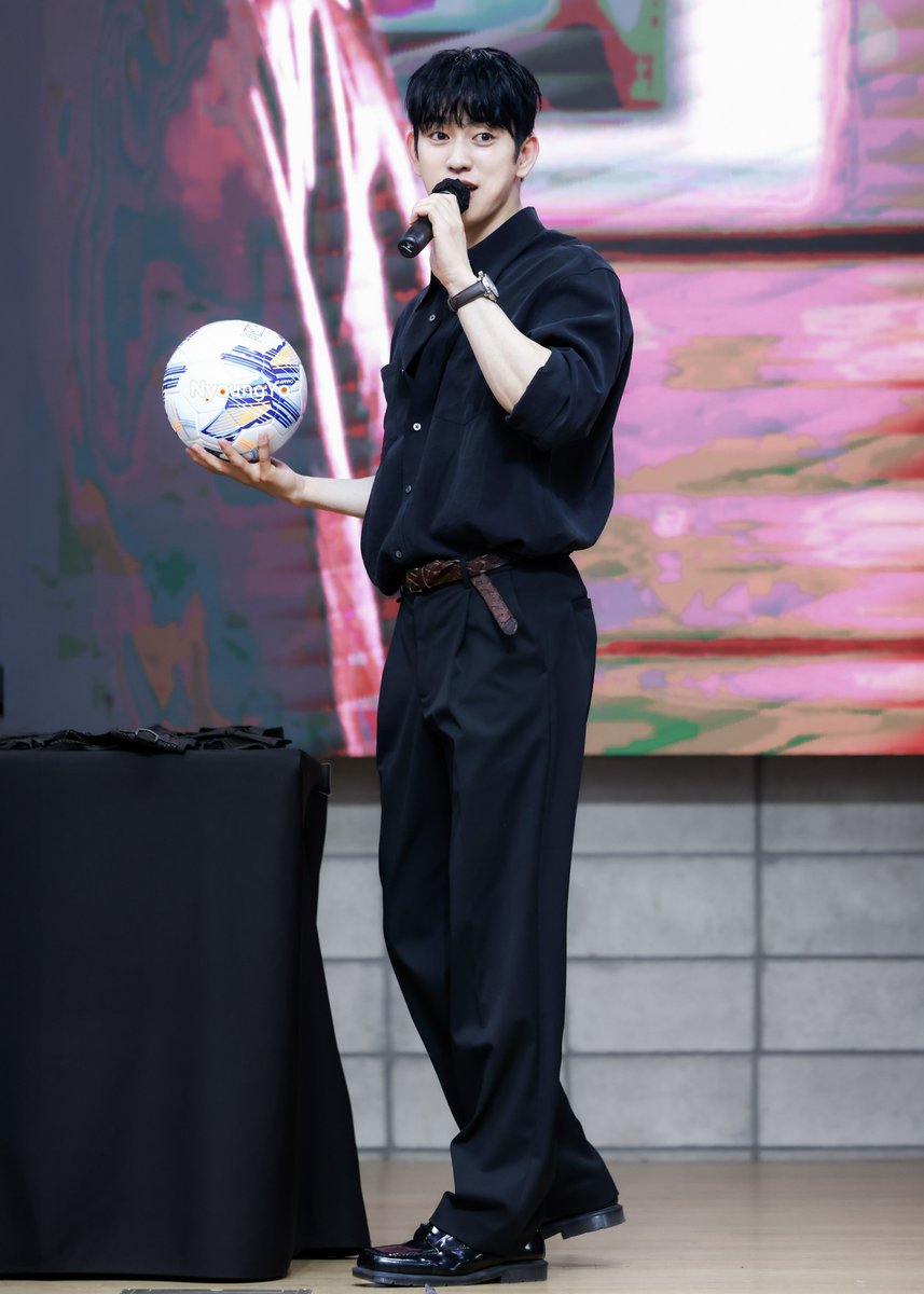 nyoungyo0922's tweet photo. 진해의 박흥민⚽️

260621 메이크스타 대면팬싸

#박진영 #진영 #JINYOUNG https://t.co/yAdBHvSASi