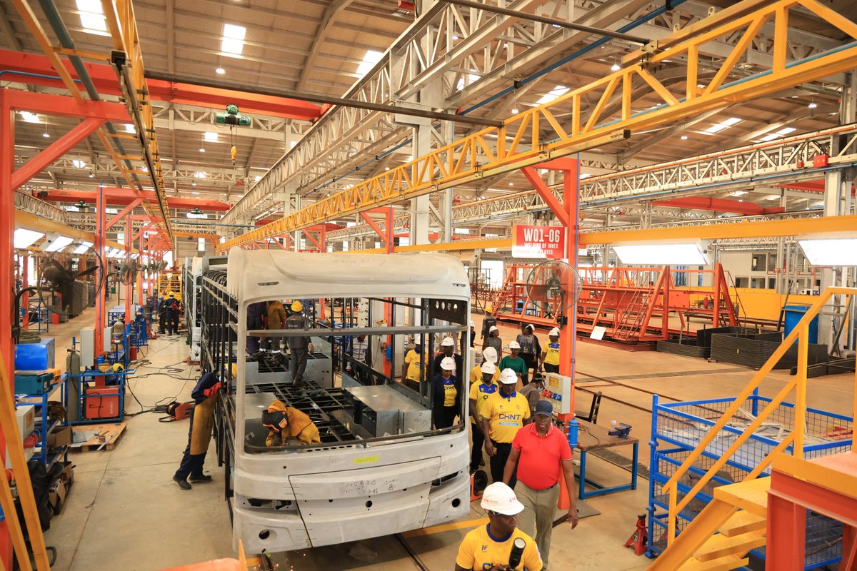 KiiraMotors's tweet photo. On June 29, KCCA FC visited the Kiira Vehicle Plant for the pre-delivery inspection of their new 12m coach, led by Deputy Executive Director @KCCAUG  @BenonKigenyi , with CEO @KCCAFC  @anishamuhoozi  and football legend Jackson Mayanja. A proud milestone for Ugandan engineering. https://t.co/urpKlsqjfb