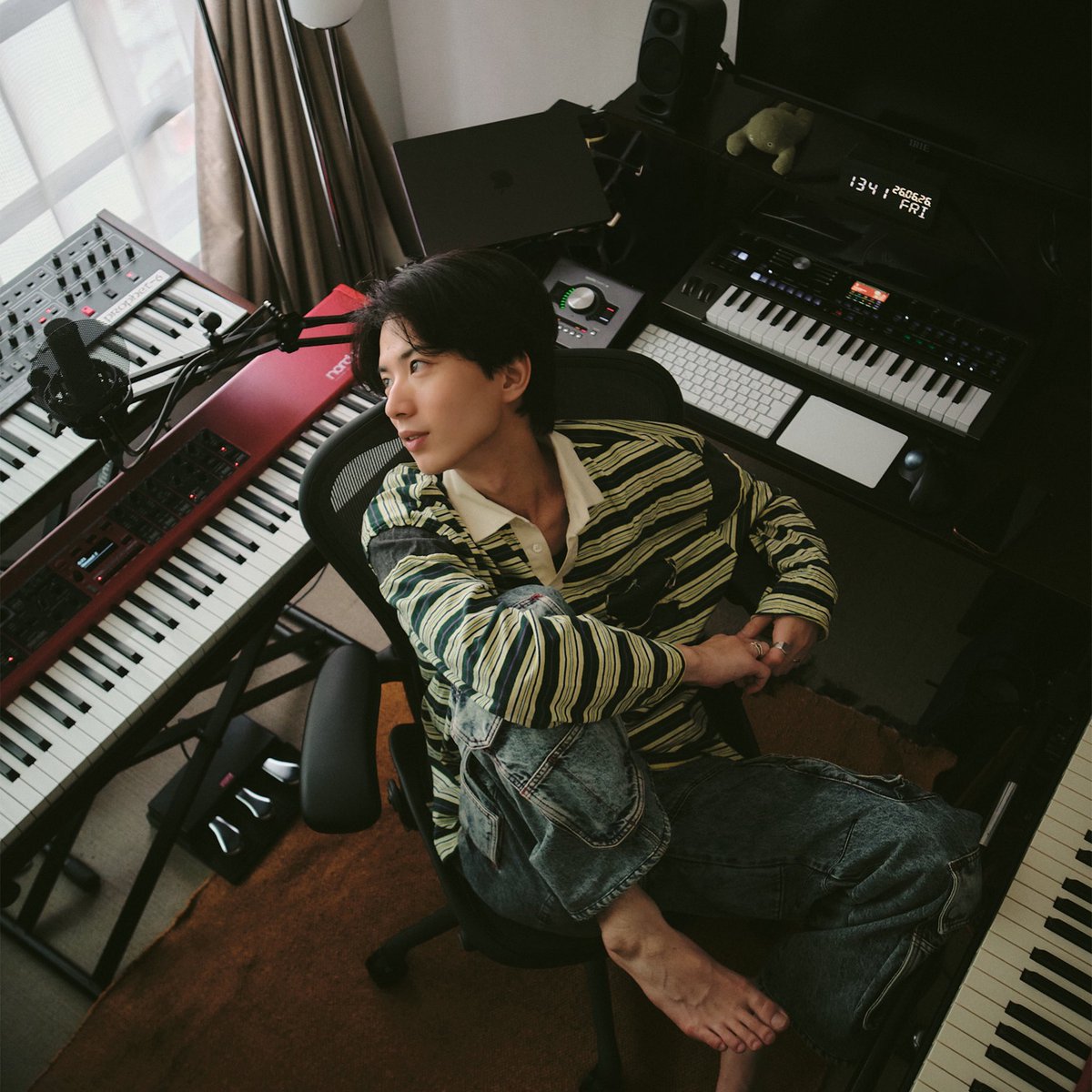 todayasu210's tweet photo. new me 
📸 @ayato_ozawa 

作詞家、作曲家、編曲家、
そしてボーカルディレクターとして

これからも素晴らしいミュージシャンたちと共に、たくさんの楽曲を届けられるよう精進していきます。引き続き応援お願いします！ https://t.co/v7XFyIR8dw