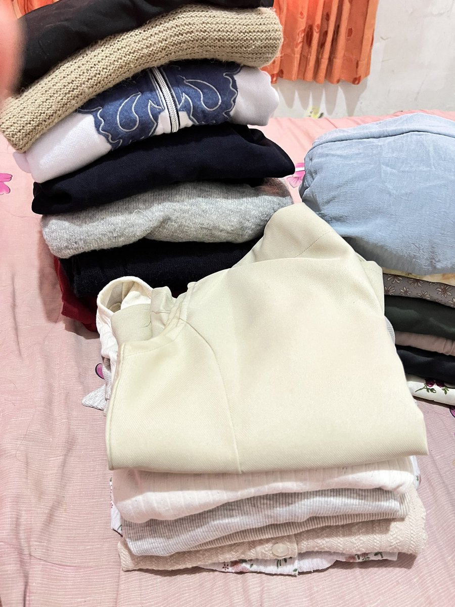 GEMINIIizzz's tweet photo. Open preloved yaa ✨
Ada baju, rok, celana, jeans, jaket, hoodie, kerudung, gamis, sampai makeup (new).
Semua fashion item pemakaian pribadi, masih bagus dan layak pakai 🤍
💸 Harga mulai dari 10k aja!
📦 Pengiriman manual
💌 Buat yg minat atau pengen lihat detail kondisi DM! https://t.co/xnvOu5EApF