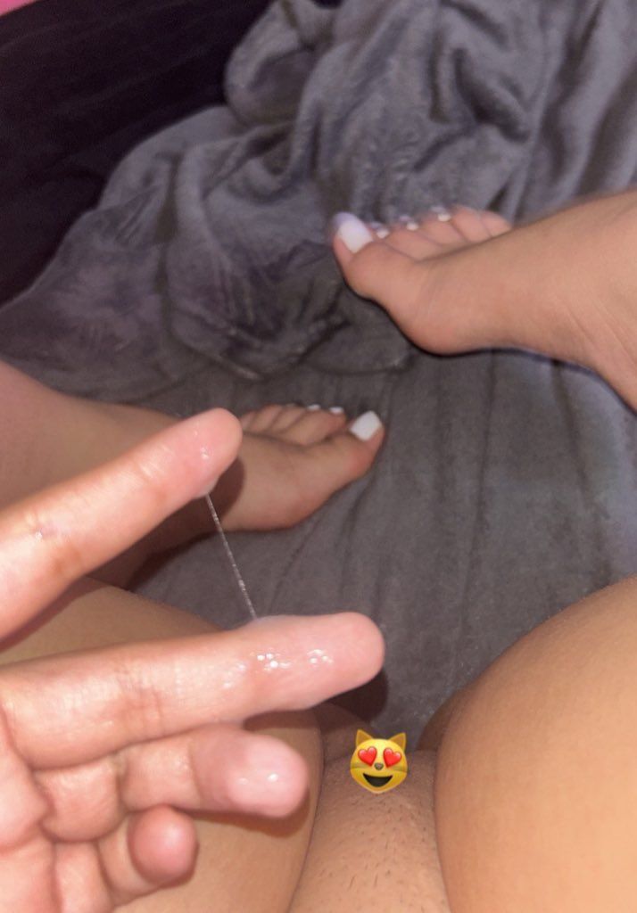 Emma82674's tweet photo. My wet pvssy is waiting for u 🥵💦.Click the link to watch the video ⬇️⬇️⬇️⬇️⬇️⬇️.                                               https://t.co/miabWk3TUG https://t.co/MO9OhzUjSV