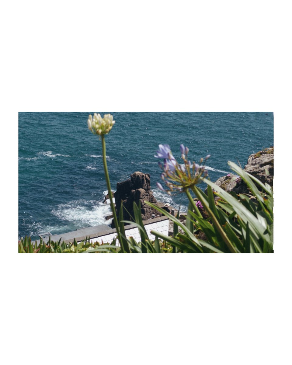 mrfshk's tweet photo. luckily the heatwave wasn't as bad in penzance https://t.co/oYgrU5pcFm