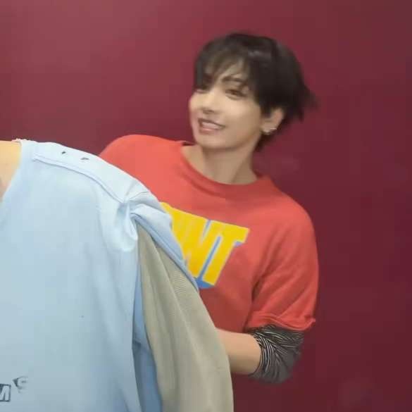 하나 tweet media