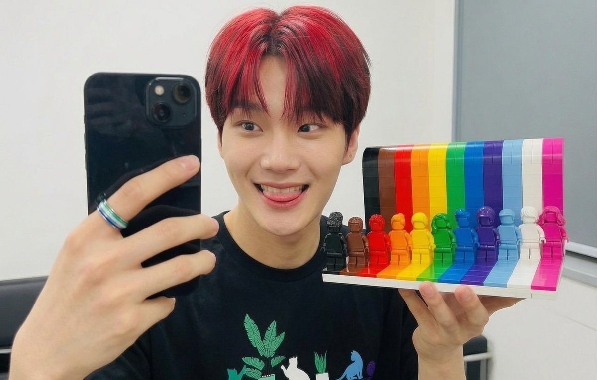 its_jiwu's tweet photo. Still learning to love every little piece of me... but turns out every color belonged here! I LOVE LEGO!

🖤🤎❤️🧡💛💚💙💜🩵🤍🩷

#JIWU #LEGO #ILOVELEGO #AllColorsAreWelcome #BeYourself #BuiltWithLove #isLove https://t.co/uyDqDz9DCb