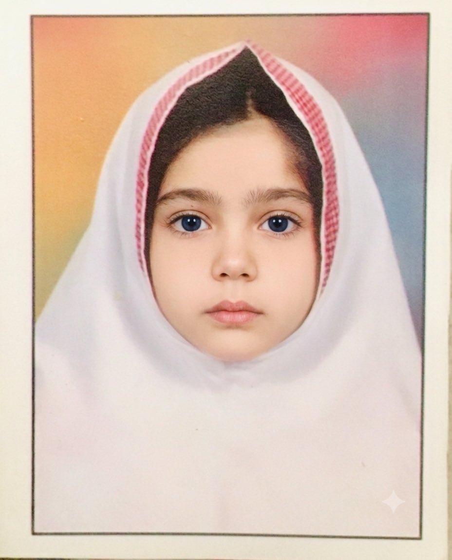 nazaniin0's tweet photo. یه عکس از بچگی هاتون کوت کنید این برا من https://t.co/YOrSEU8WVh