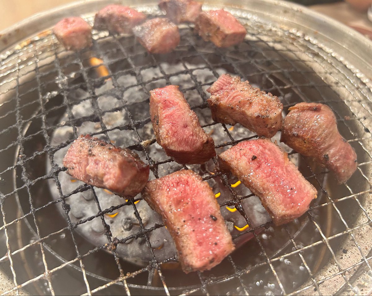 ontirogu's tweet photo. 急な飲み！
仙台の牛タン食べました！ https://t.co/6Gs6s5w5ev