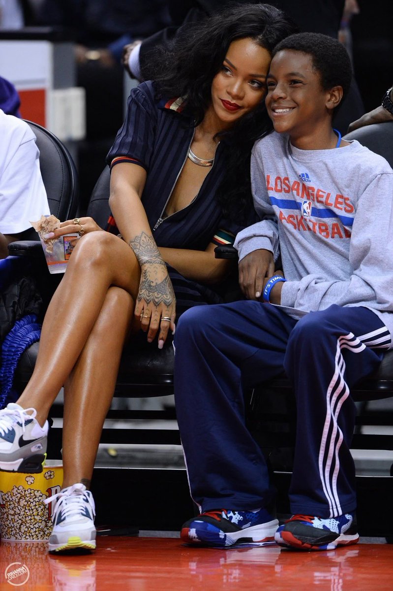 reininavy's tweet photo. rihanna at los angeles, 2014. https://t.co/ujcBkVlJUL