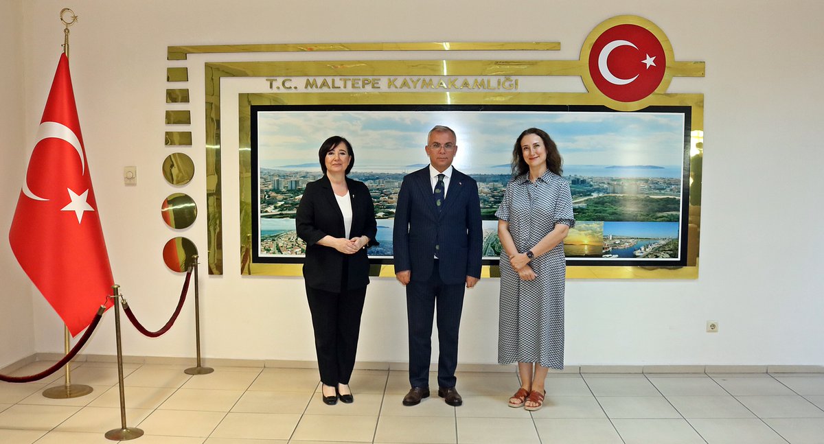 TC_Maltepe's tweet photo. TED Rönesans Koleji Genel Müdürü İpek Ak ve TED Rönesans Koleji Ortaokul Müdürü Tuğba Barutçu, Kaymakamımız Bahri Tiryaki'ye nezaket ziyaretinde bulundular. https://t.co/ozI2bJsP8r