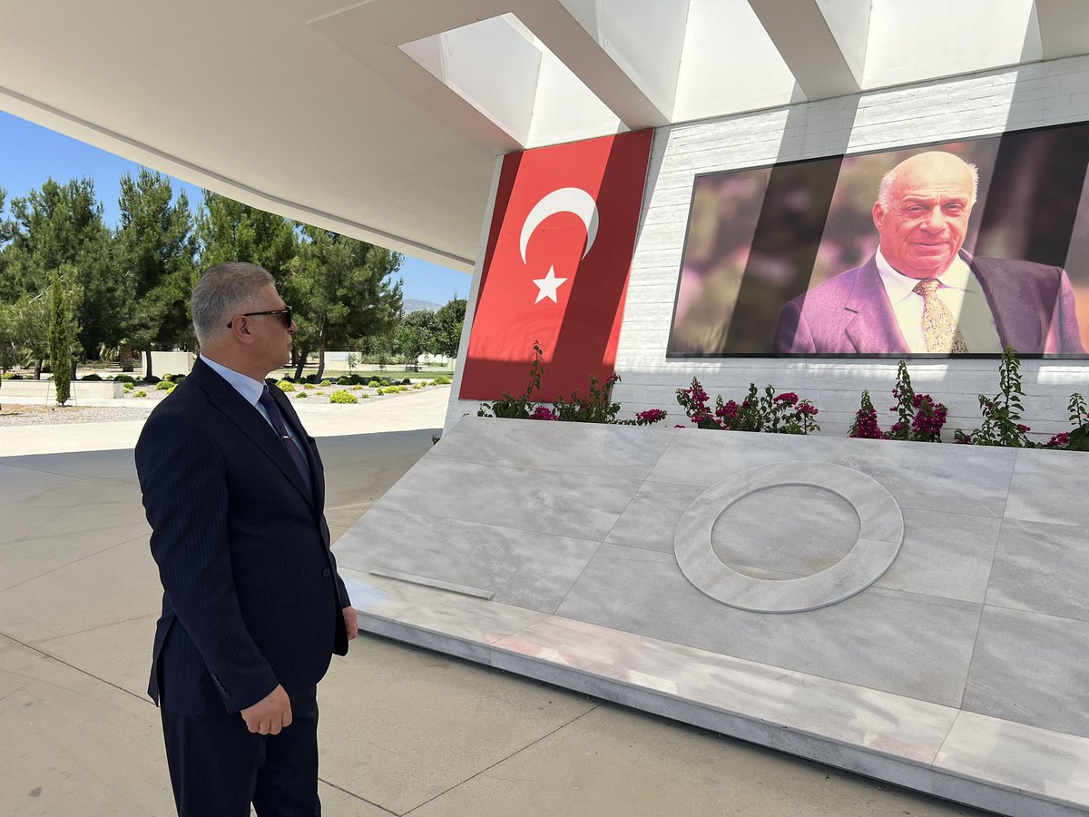 Ersatsalihi's tweet photo. Ortak kaderi paylaştığımız Kıbrıs Türklerinin ölümsüz lideri, Türkmeneli sevdalısı Rauf Denktaş’ın kabrini ziyaret ettik.

Kuzey Kıbrıs Türk Cumhuriyeti’nin ilelebet Türk yurdu olarak kalması için çabalayacağımıza ant içeriz. https://t.co/W3cSCAQuZW