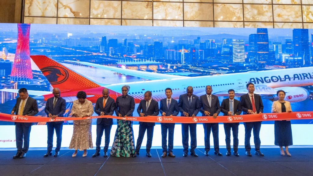 _camilarocha_1's tweet photo. #TAAG launches direct #Guangzhou service from #Angola
@pretty_airnb
Better international connections don't just help travelers they also open new doors for business and innovation.❤️🇦🇴 https://t.co/1SpAzZddZ0