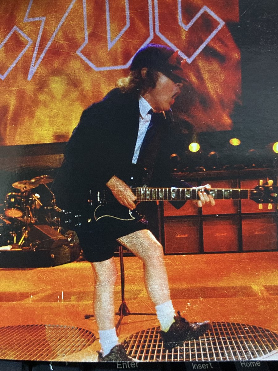 rockechoes69's tweet photo. ヤバいＴシャツが入荷ッス🔥

AC/DCの2025年・PWR/UP・TOURのヨーロッパ・ラウンド・シャツの限定入荷デス！

会場で売られていたツアーシャツのオーバーストックで、価格もリーズナブル😳　泣けます🤣

気合で商品アップ準備してますので乞うご期待🤘

＃バンドTシャツ #レコード #EP盤 #RockEchoes https://t.co/J3uBpugBQ3