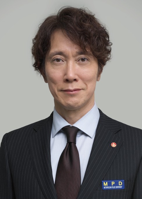 odoru_movief's tweet photo. 🚨 COMMENT...
北丘雲斗 ┊ #佐々木蔵之介
警視庁刑事部捜査第一課長

『#踊る大捜査線 N.E.W. メトロポリスを駆け抜けろ！』
🎬9/18(金) 公開
#踊るプロジェクト #odoru https://t.co/8rhVxBgl3W