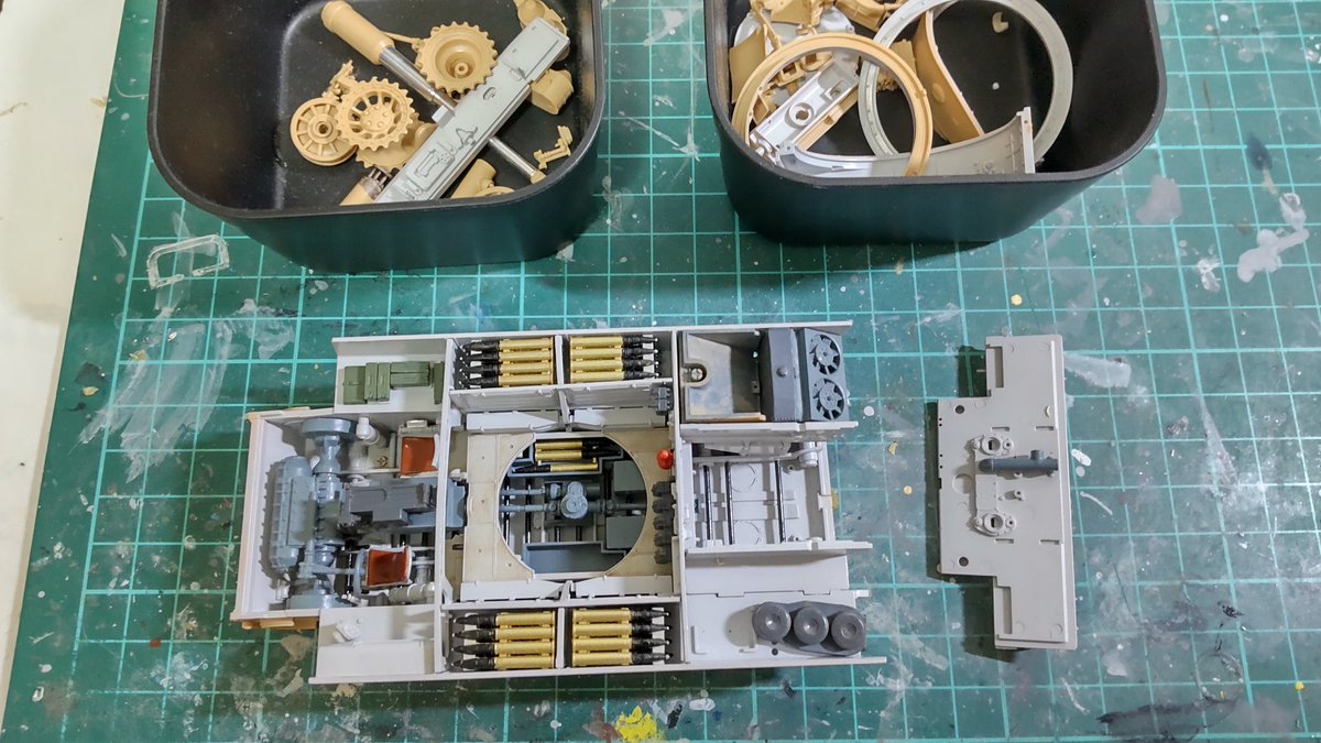 aakey800800's tweet photo. #今月完成���なかったプラモ晒そうぜ
1/48ティーガー
船のプラモがあるとそっちに目移りして��まう https://t.co/WhySJRxwVh