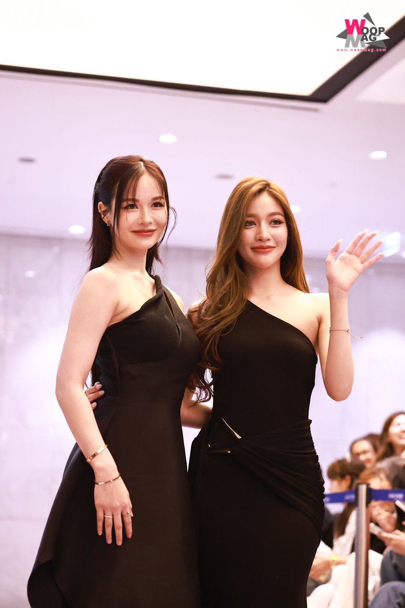 woopmag's tweet photo. "แตงกวา-เหนือ"ในงาน "The Viral Hits Love Moment Awards 2026" ✨️

#แตงกวาเหนือ #TKNur
#TKphinyanech #nurdesoraya
#TheViralHitsLoveMomentAwards2026 https://t.co/UQPsB8gEtH