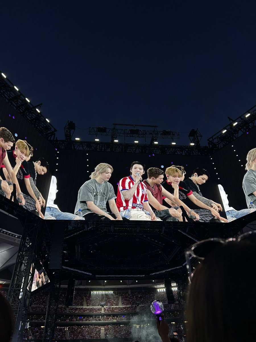 1Dteamo10's tweet photo. Como me recupero de esto???? 

#BTS_ARİRANG_MADRID https://t.co/NZrhvYnQ2N