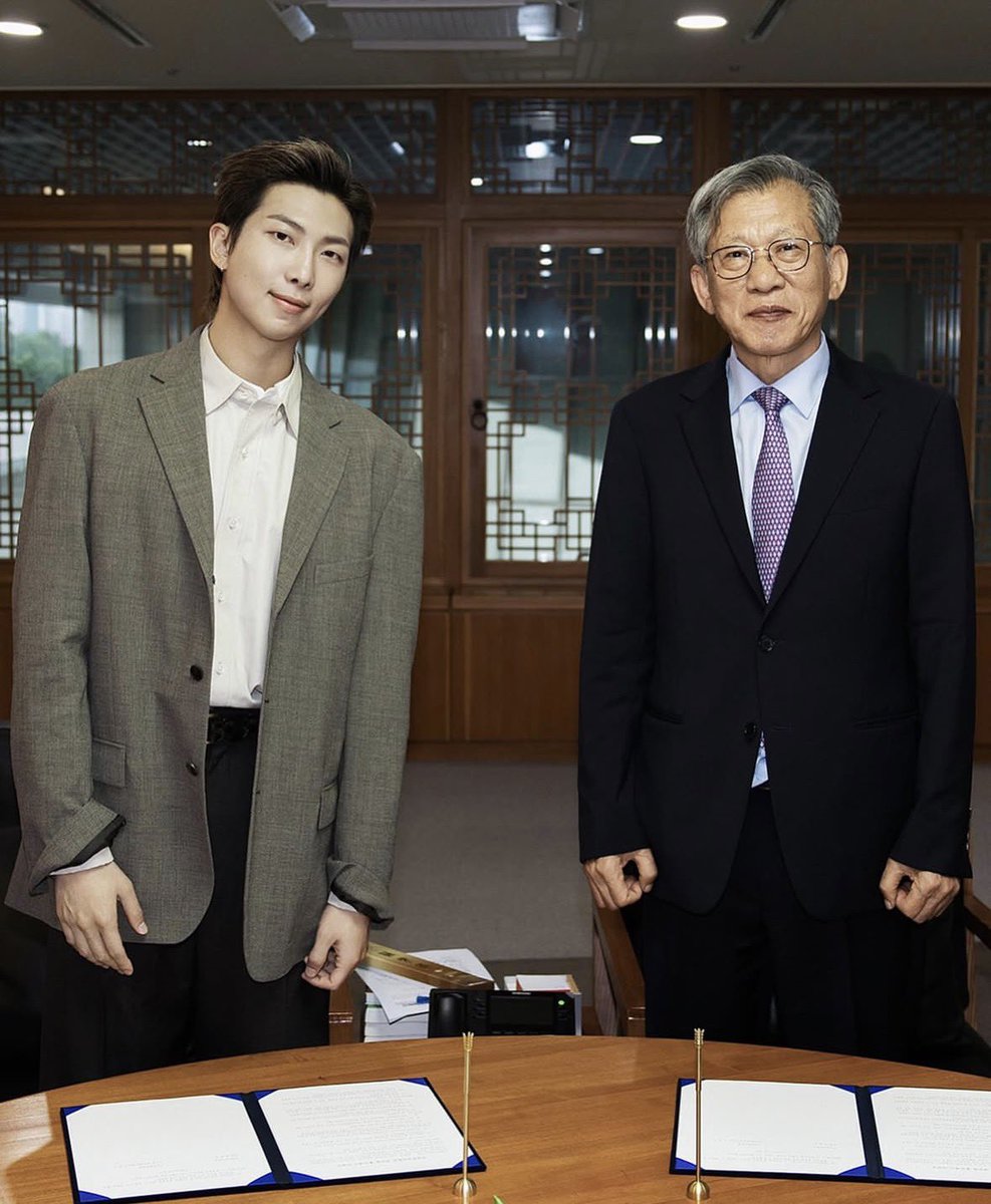 kimrmofbts7's tweet photo. National Central Museum starts a new journey with Global Ambassador RM!
#BTS_ARİRANG #rm #BTS_SWİM #Kimnamjoon https://t.co/ptP2tsrGjR