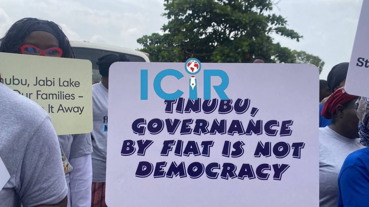 TheICIR's tweet photo. @accountlabng @OfficialFCTA @GovWike @SERAPNigeria #JabiLake: Protesters held placards with different inscriptions, including “Tinubu, Jabi Lake Fed Our Families — Don’t Take It Away.” https://t.co/Hk9ZX45hyn