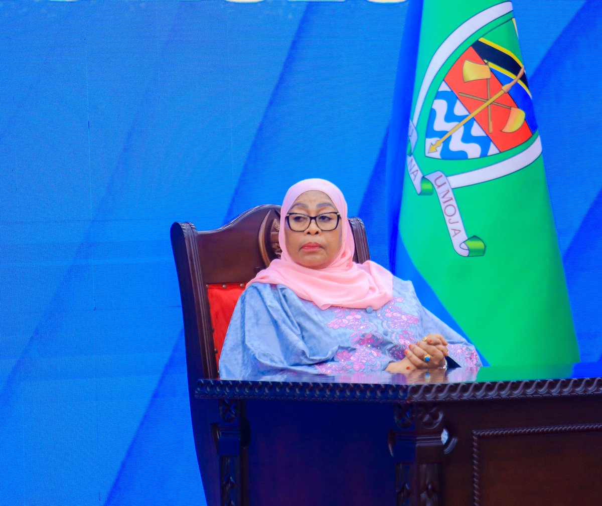 Eng_jubrin's tweet photo. Rais wa Jamhuri ya Muungano wa Tanzania, Mheshimiwa Dkt. Samia Suluhu Hassan akiwa kwenye hafla ya kupokea Gawio na Michango kutoka kwa Taasisi na Mashirika ya Umma, Ikulu Jijini Dar es Salaam, tarehe 30 Juni, 2026. https://t.co/Pgt7G1ciV3