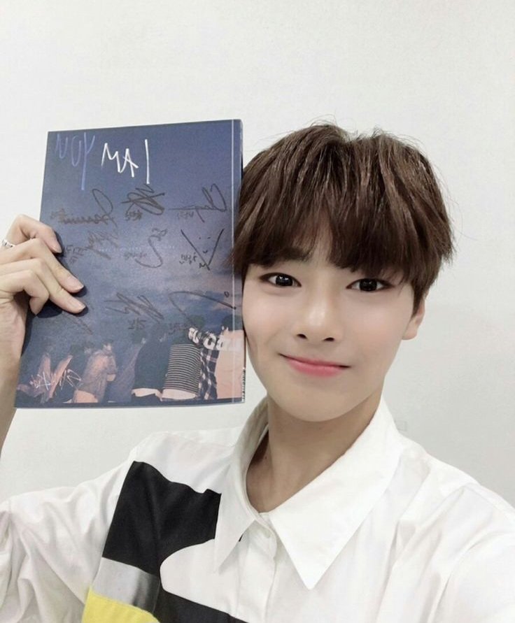 femhyunin's tweet photo. why was he born tomorrow here. you are not even 5 seconds old little apple https://t.co/MQPlOyhxgz