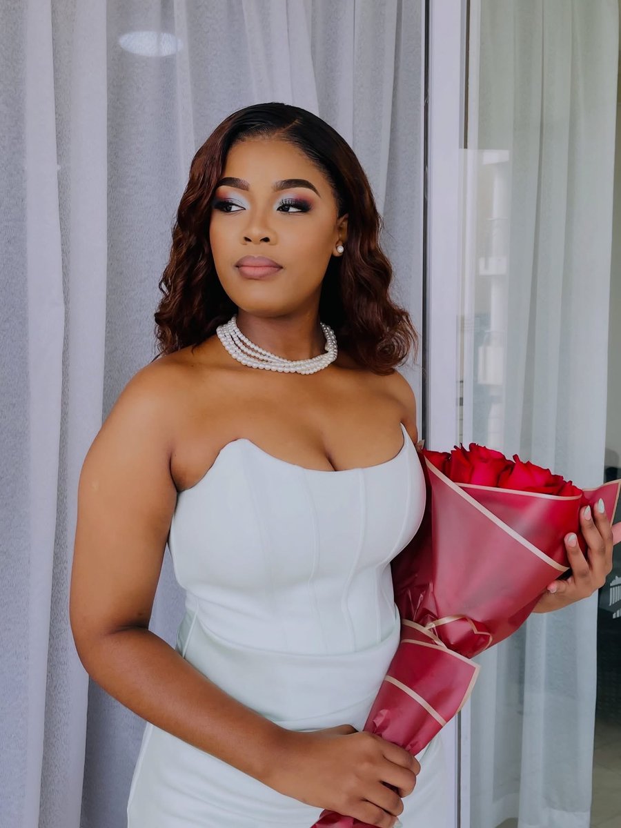 VollashA's tweet photo. Durban July full Glam, wig install &amp; styling bookings open 📍Umhlanga &amp; Durban hotels 📱0736742638 call/whatsapp #durbanjulymakeupartist #durbanjulyweekend #durbanmakeupartist #umhlangamakeupartist #durbanwigstylist #durbanhousecallmakeupartist #durbanmobilemakeupartist https://t.co/pBrIaVIcPL
