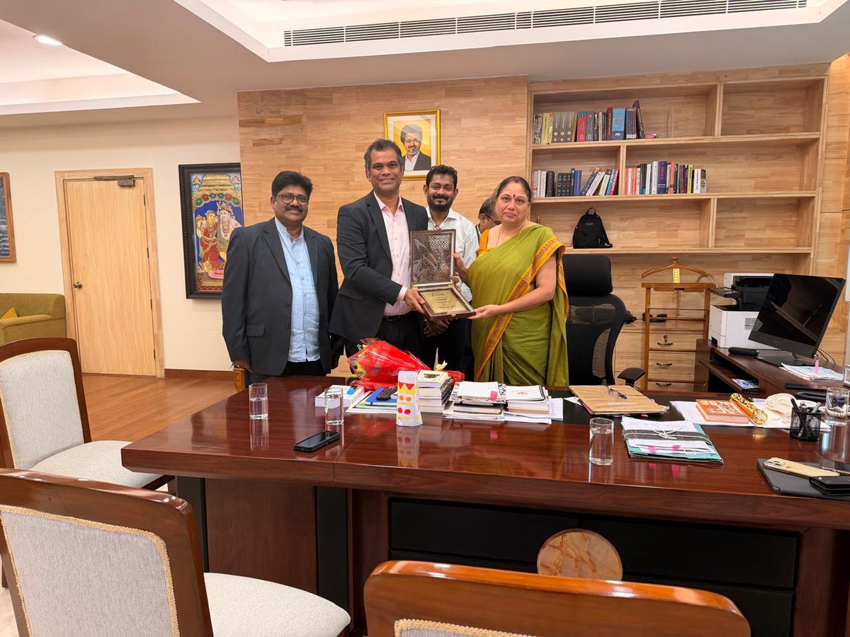 TnAutoSkills's tweet photo. Our MD, Mr.Kasiviswanathan Panchatsharam, had  honour of meeting Ms. R. Jaya, IAS, Additional Chief Secretary&amp;Chief Resident Commissioner, Govt of Tamil Nadu, at Tamil Nadu House,New Delhi. focus on strengthening skill development,Empower youth.

#TNAutoSkills #SkillDevelopment https://t.co/mfjjCHLoz3