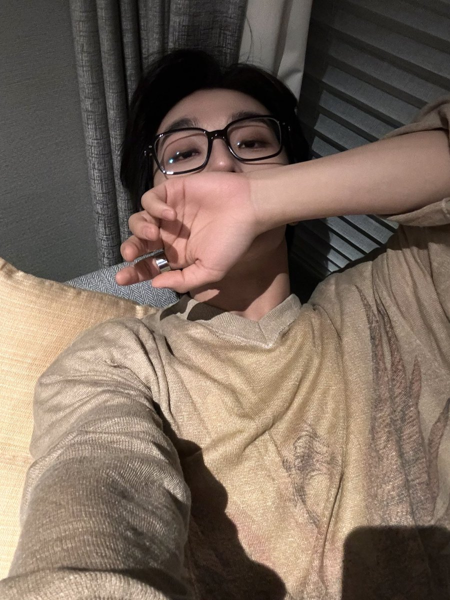 xinlongpchat's tweet photo. [💬] 260630 

🐉 : you’ve all been waiting for a long time, right~? i’ve been really looking forward to this too! well then… should I slowly start sending the photos? now? do you want to see it? 🤔 https://t.co/nXfAxoseh2