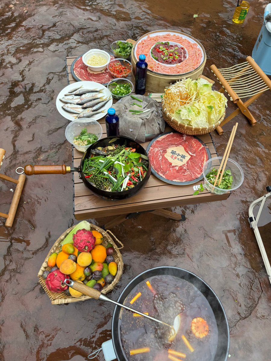 grape1074711's tweet photo. 连续几天的40℃以上高温，去山里露营躲躲高温
#新疆 https://t.co/cKQ2Irtf2U