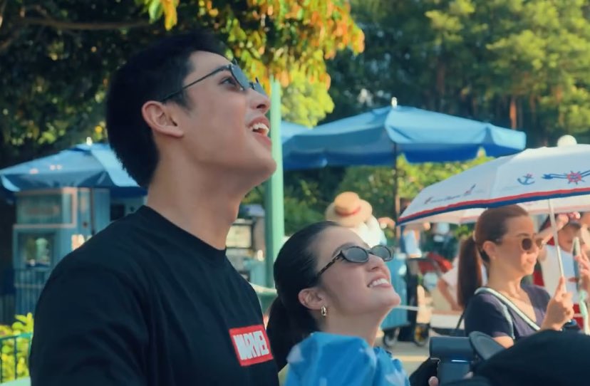 KlowieDB's tweet photo. Them: Sa DonBelle naka tingin
Me: Kay tita Kat naka tingin

GRABEEEEE PAKAGANDAAA KAHIT NAKA SIDE VIEW WITH SHADES PA😫😫 https://t.co/qfvY9tXpOs