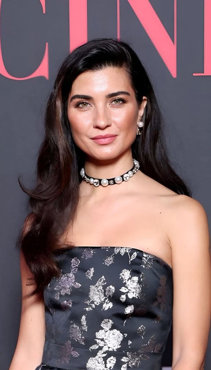 Dizi_Vera's tweet photo. Bu kadın neden sektörden silinip gitti oyunculuğu iyi hemde güzel. #TubaBüyüküstün'ü yeniden ekranlarda görmek ister misiniz? https://t.co/C3u8DqVpNo
