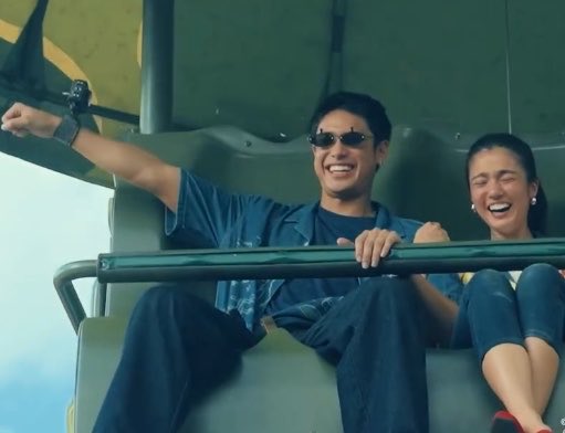 doughnbil's tweet photo. their wide smiles + the camera hahahaha ang cute cute nila 😭 https://t.co/MRKNE1wjGy
