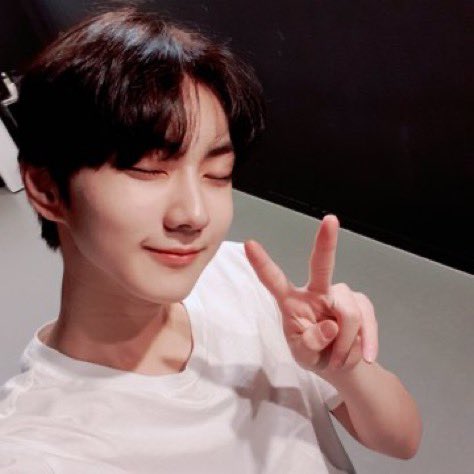 kanibbang's tweet photo. 우리 아기 정원이 데뷔 초에 눈 꼬옥~🩷 감고 찍은 사진 진짜 말도 안되게 모에한 거 아는 사람.....
#더이상나도나를제어할수없다고느낀다 https://t.co/l1vy1nfrCH