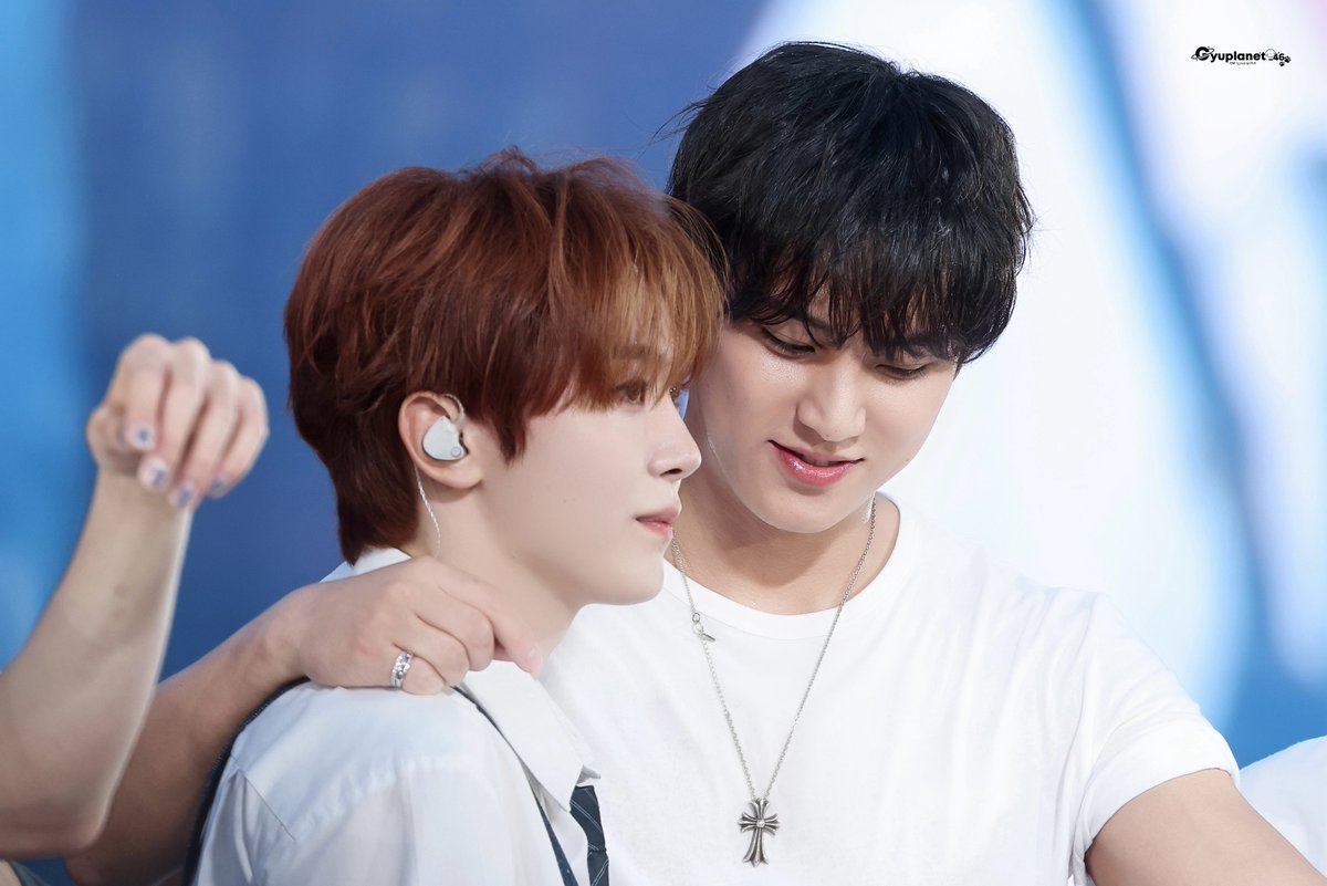 Mingyuying0406's tweet photo. 260621 캐럿랜드 DAY-2

뿌뿌뀨뀨☺️

#세븐틴 #SEVENTEEN 
#민규 #MINGYU #ミンギュ
#승관 #SEUNGKWAN #スングァン
@pledis_17 https://t.co/H6a9nwETEO
