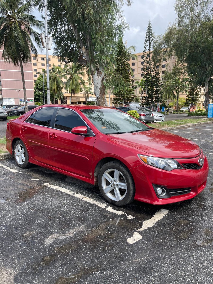 Abujadeclutter's tweet photo. Toks 2014 Toyota Camry Sports Edition 
4plug engine
Leather seats
AC chilling
Price: #12.5million
Location: Festac, Amuwo-Odofin https://t.co/LGgRKIPsNi