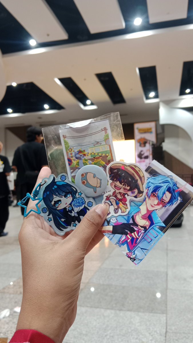 itsyena_'s tweet photo. Late Otsu Chibicon 💗✨

Yahoo mina~ 
Tau ga? Yena happy banget bisa perform di event besar pakai ishou baru, interaksi bareng kalian, cosplay, beli merch happy nya tuh combo bangett 😫🌷

Makasih ya selalu ngeramein, support tsuyosa dan yena di manapun itu. See u next event ya✨ https://t.co/1cm9ZvPL7G