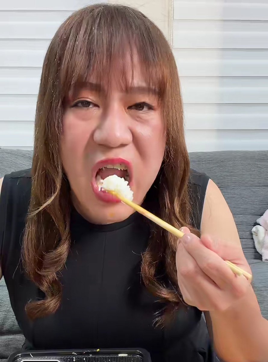 ayuchi_L0VE's tweet photo. Tiktokバトル勝つ為にカツ食べてる🏆
頑���れ〈♡〉
 #藤沢なな
 #ぜろわん
 #Tiktok https://t.co/Z3bWLFFd80