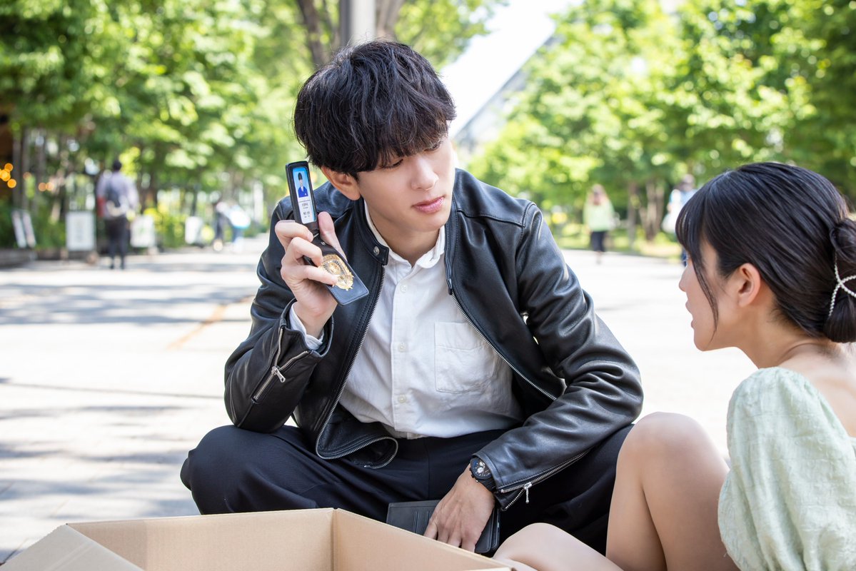 oricon's tweet photo. 📺️きょう初回放送
ドラマ『今夜もシリアルキラーと待ち合わせ』

主演・磯貝史郎役
SUPER EIGHT・横山裕からコメント到着❗️

初回見どころは？→“尖った登場シーン”
「こんな刑事いたら、即クビやろな」
https://t.co/75g7JBZcQ7 https://t.co/vKd1rqxptS