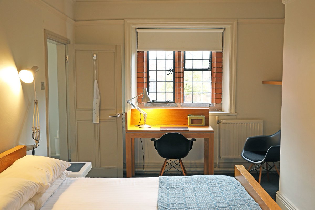 gladlib's tweet photo. Did you know?

Gladstone's Library is a residential library! We have 26 bedrooms, an on-site restaurant and a comfortable guest lounge and residents can access our silent Reading Rooms from 9am-10pm 7 days a week!

🗓️ Book today by going to our website and clicking 'Rest'. https://t.co/ilGvvnlFfx