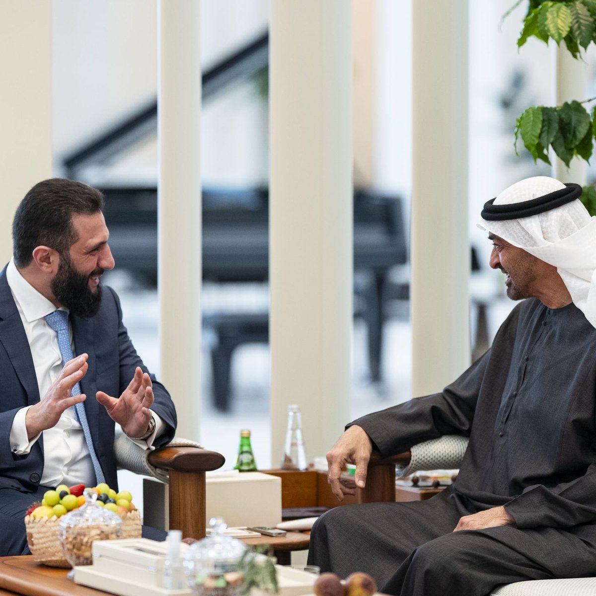 gang_uae's tweet photo. 🔴 عـــاجــــل :

• تشكيل مجلس الأعمال السوري–الإماراتي في خطوة تهدف إلى تعزيز التعاون الاقتصادي والاستثماري وزيادة حجم التبادل التجاري بين #الإمارات و #سوريا 🇸🇾🇦🇪 https://t.co/of0CAT2qUL