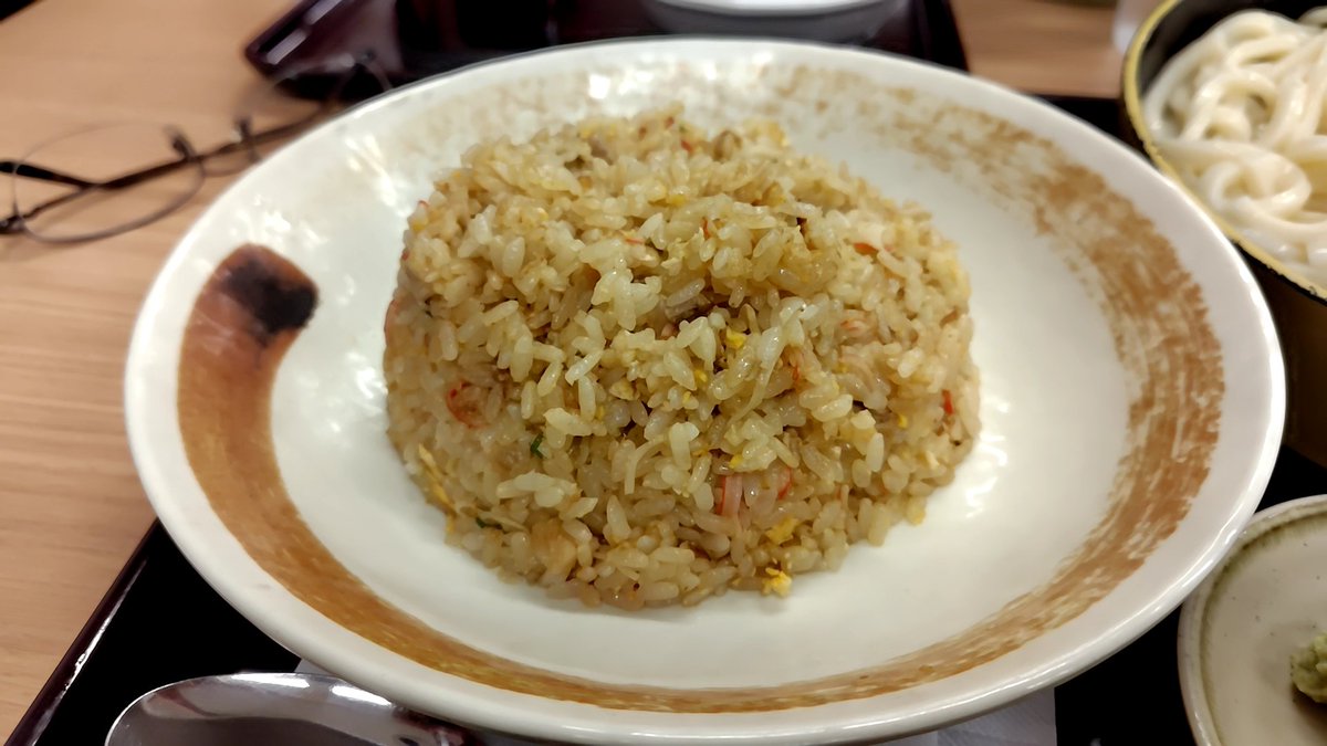 richaricha3's tweet photo. 突然の山田うどん。何故かモーレツに山田の「チャーハン」が食べたくなったので。本日は「ざるうどん」とのセットにして両方大盛りで。更に6月の無料券で「チキンリング」を追加。いただきま～す♪(о´∀`о) https://t.co/wFgCeg2Zu2