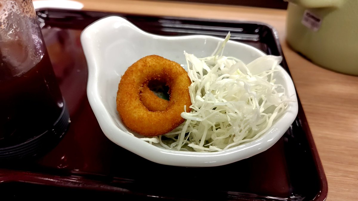 richaricha3's tweet photo. 突然の山田うどん。何故かモーレツに山田の「チャーハン」が食べたくなったので。本日は「ざるうどん」とのセットにして両方大盛りで。更に6月の無料券で「チキンリング」を追加。いただきま～す♪(о´∀`о) https://t.co/wFgCeg2Zu2