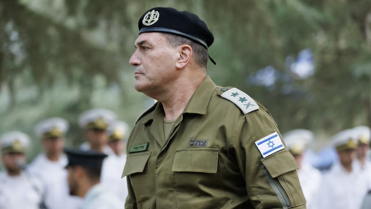 IPAZIA2025's tweet photo. #RelataRefero
#Israele: il rabbino Haredi #AryeYazdi ha maledetto il capo di stato maggiore dell'esercito israeliano, #Zamir, e ha invocato contro di lui la formula del terribile anatema:
“Sia cancellato il suo nome e la sua memoria”
https://t.co/XG30kvXaYB https://t.co/LeKi7hc13l