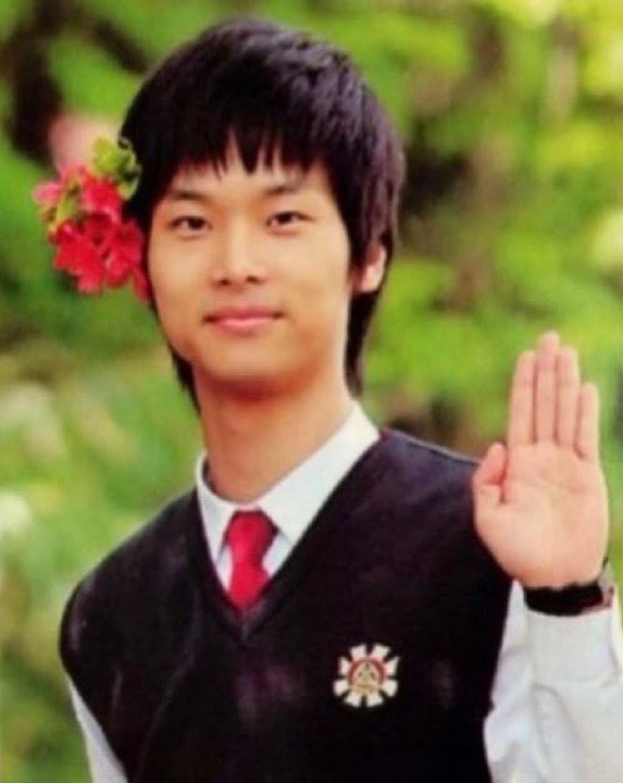 kizuno_k's tweet photo. You are telling me these pics are almost 20 years apart 💀 what-

HAPPY BIRTHDAY OUR LEADER NIM 🥹🩷💖💕❤️‍🔥❤️‍🔥💖💕💖💕💖💖 https://t.co/gzrIDP7Zro