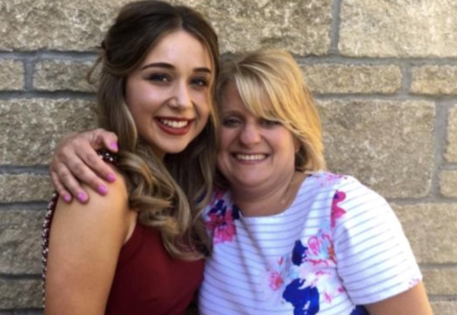 vicderbyshire's tweet photo. Did you know that if someone takes a knife to somewhere – a park for eg – and murders someone, the starting point for their jail sentence is 25 years. But if someone kills in the home with a knife already at the scene, like in the kitchen drawer, the starting point for their jail sentence is 10 years less 
 
Why? It doesn’t make sense 
 
Well now after incredibly determined campaigning by the mums of 3 young women – women who were killed in the home by their boyfriend or ex  – the law is being changed
 
Carole Gould, Julie Devey and Elaine Newborough, from the charity Killed Women have been fighting for SEVEN years for the minimum sentence for domestic murder to be increased

Now it’s happening. The gov says it intends to close the 10 yr gap so domestic killers face higher sentences 

The photos below show Julie & Carole,  Carole with her daughter Ellie, Julie with her daughter Poppy, and finally Megan 

Ellie was 17 when she was murdered
Poppy was 24
Megan was 23 
❤️