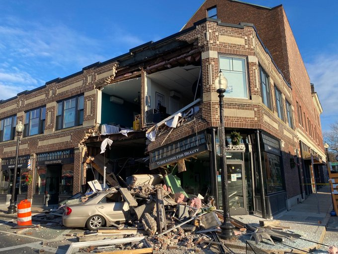Boenau's tweet photo. Sometimes people carelessly ride a scooter on the sidewalk. More than 100 times a day, people crash cars into American storefronts.

Some of you act like the scooters should be talked about just as often as the cars, as if they're the same type of danger. https://t.co/SizdRyL0EC